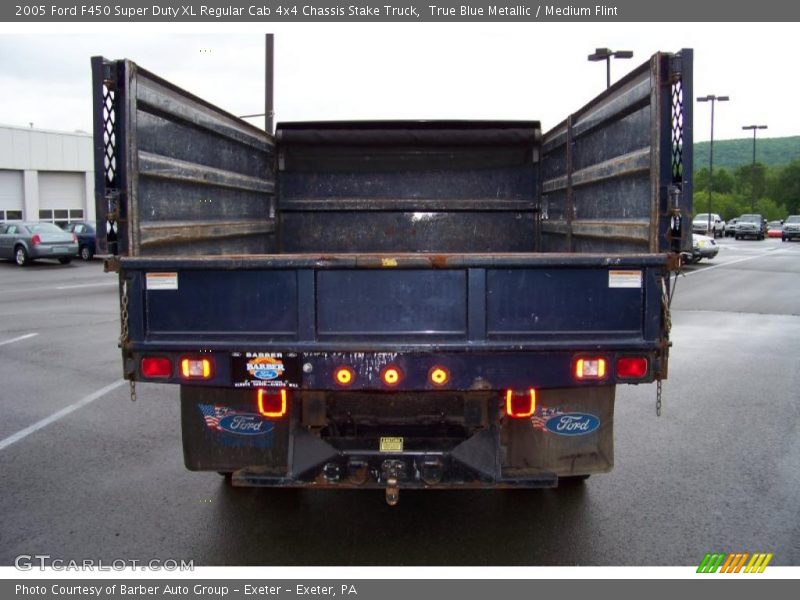 True Blue Metallic / Medium Flint 2005 Ford F450 Super Duty XL Regular Cab 4x4 Chassis Stake Truck