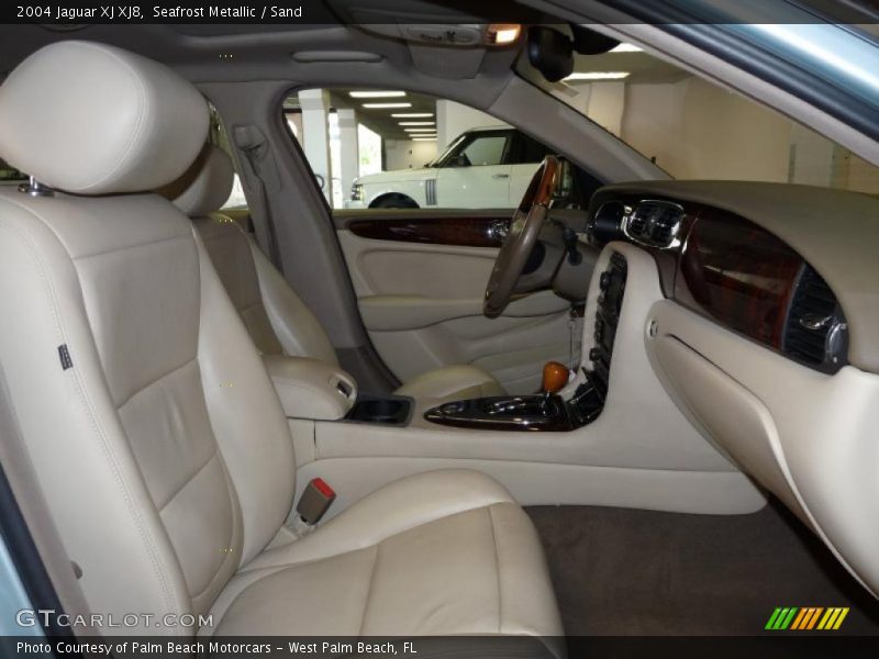 Seafrost Metallic / Sand 2004 Jaguar XJ XJ8