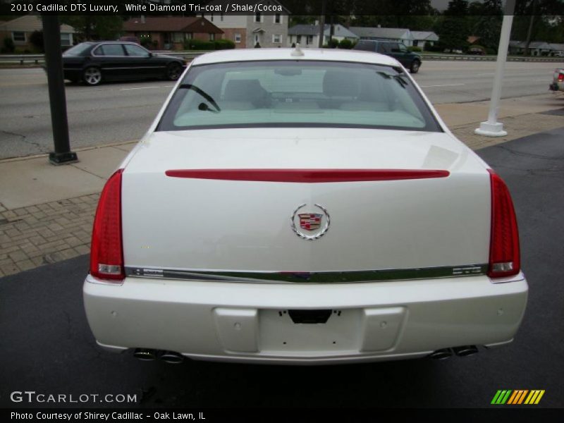 White Diamond Tri-coat / Shale/Cocoa 2010 Cadillac DTS Luxury