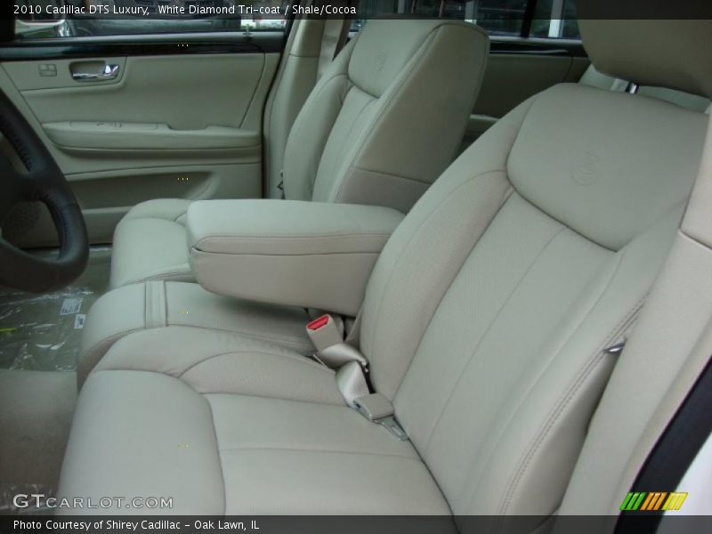 White Diamond Tri-coat / Shale/Cocoa 2010 Cadillac DTS Luxury