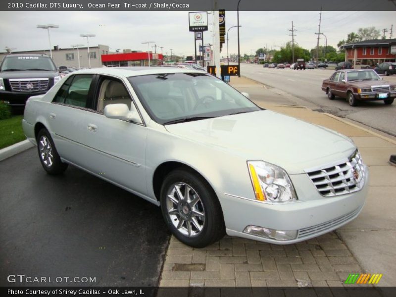 Ocean Pearl Tri-coat / Shale/Cocoa 2010 Cadillac DTS Luxury