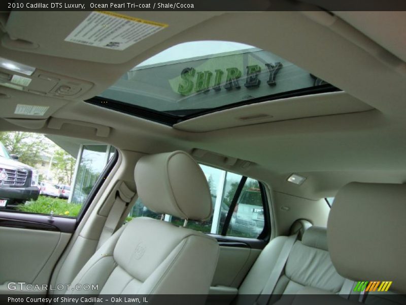 Ocean Pearl Tri-coat / Shale/Cocoa 2010 Cadillac DTS Luxury
