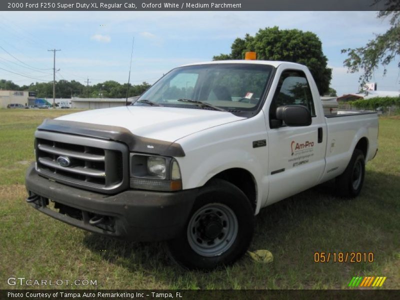 Oxford White / Medium Parchment 2000 Ford F250 Super Duty XL Regular Cab