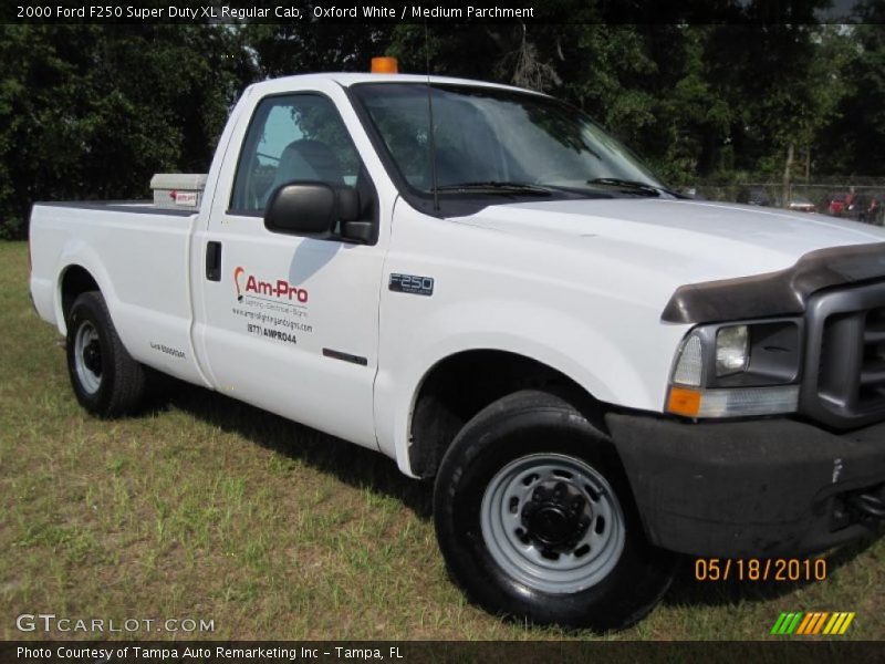 Oxford White / Medium Parchment 2000 Ford F250 Super Duty XL Regular Cab