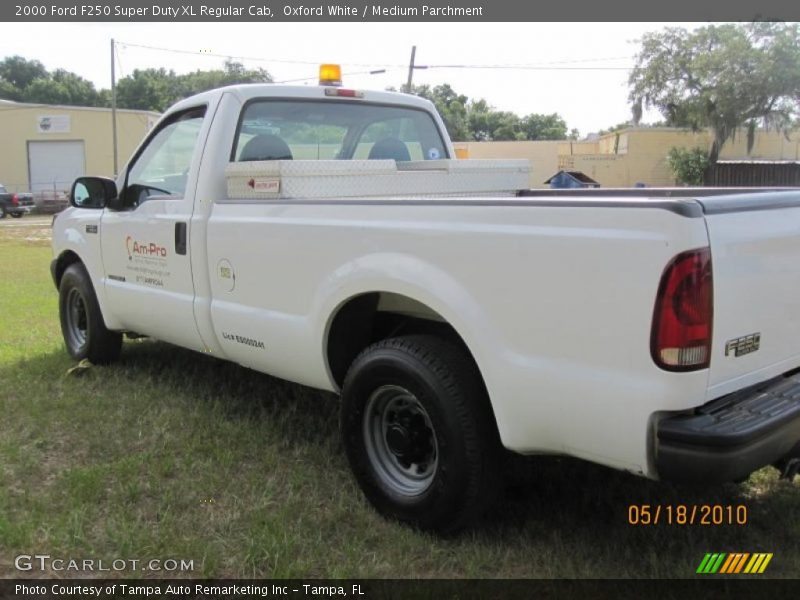 Oxford White / Medium Parchment 2000 Ford F250 Super Duty XL Regular Cab