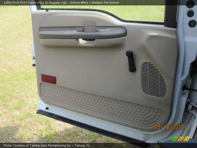 Oxford White / Medium Parchment 2000 Ford F250 Super Duty XL Regular Cab
