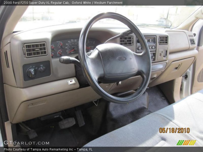 Oxford White / Medium Parchment 2000 Ford F250 Super Duty XL Regular Cab