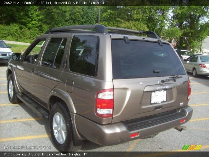 Bronzed Gray Metallic / Charcoal 2002 Nissan Pathfinder SE 4x4