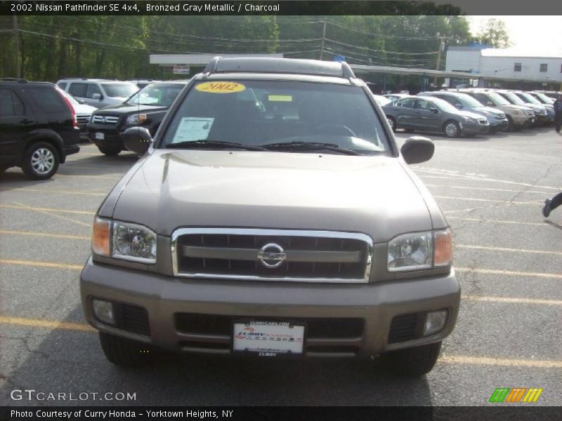 Bronzed Gray Metallic / Charcoal 2002 Nissan Pathfinder SE 4x4
