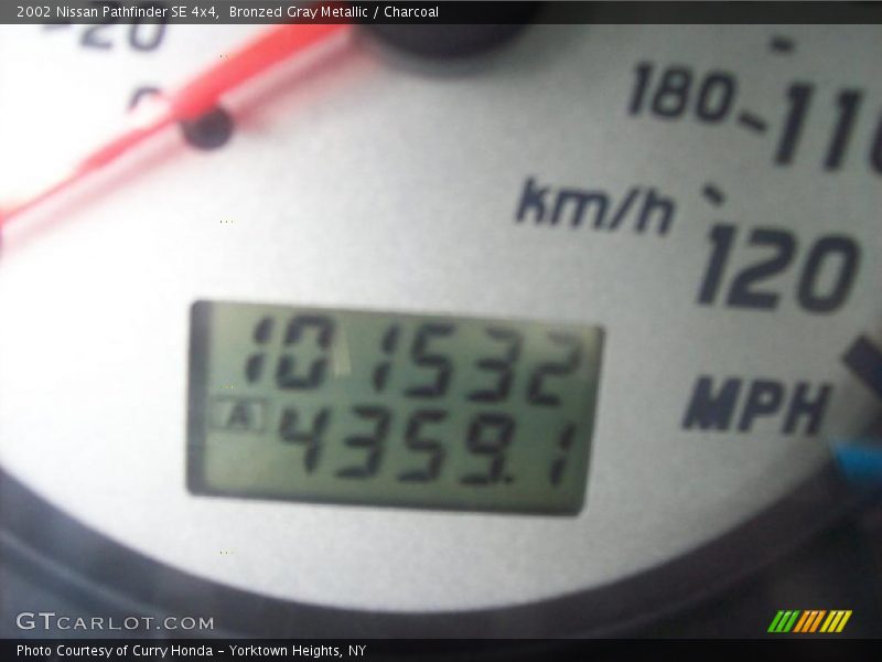 Bronzed Gray Metallic / Charcoal 2002 Nissan Pathfinder SE 4x4