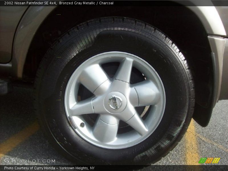Bronzed Gray Metallic / Charcoal 2002 Nissan Pathfinder SE 4x4