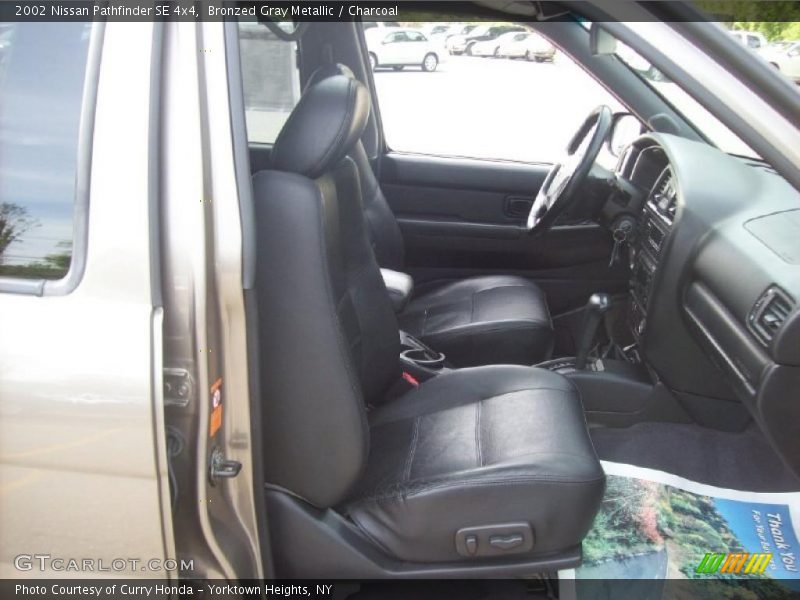 Bronzed Gray Metallic / Charcoal 2002 Nissan Pathfinder SE 4x4