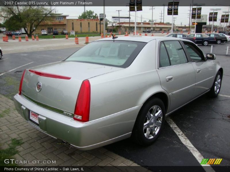 Light Platinum / Titanium 2007 Cadillac DTS Luxury