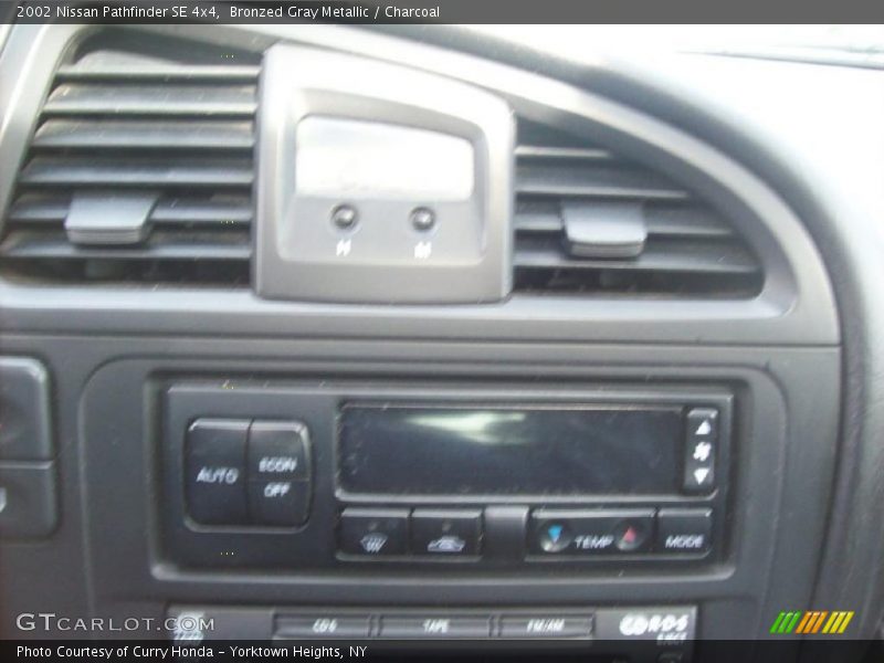 Bronzed Gray Metallic / Charcoal 2002 Nissan Pathfinder SE 4x4