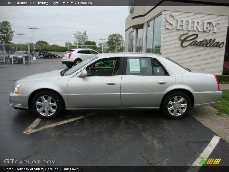 Light Platinum / Titanium 2007 Cadillac DTS Luxury