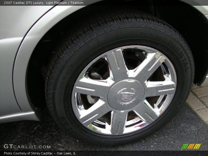 Light Platinum / Titanium 2007 Cadillac DTS Luxury