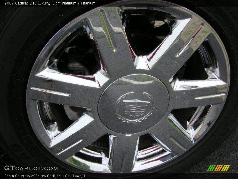 Light Platinum / Titanium 2007 Cadillac DTS Luxury