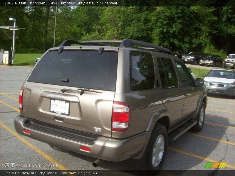 Bronzed Gray Metallic / Charcoal 2002 Nissan Pathfinder SE 4x4