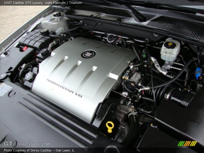 Light Platinum / Titanium 2007 Cadillac DTS Luxury