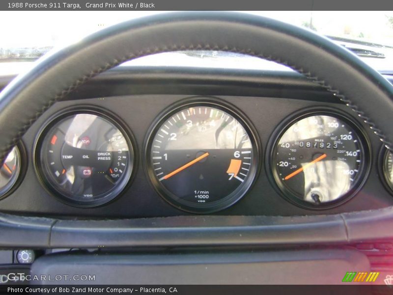 Grand Prix White / Black 1988 Porsche 911 Targa