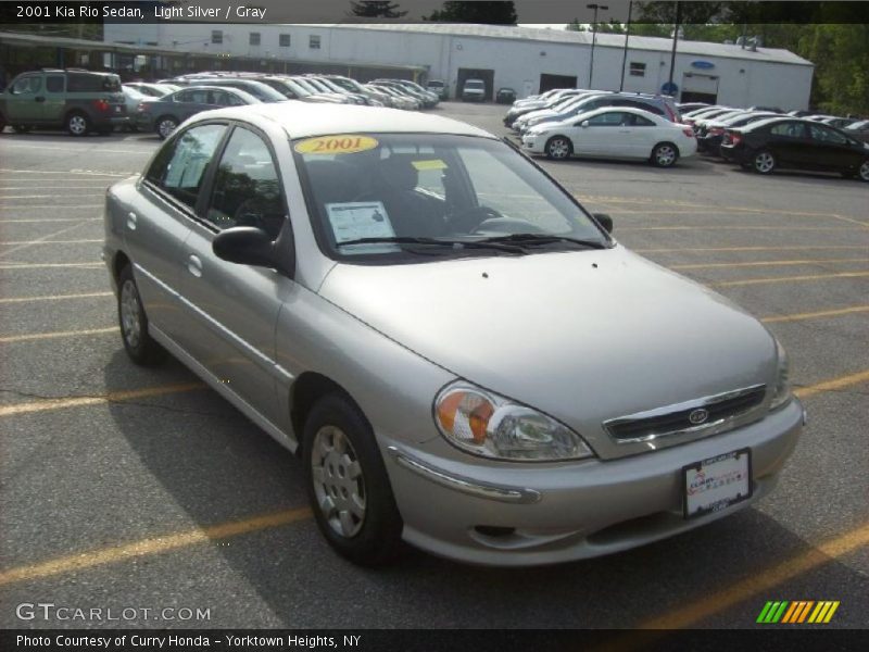 Light Silver / Gray 2001 Kia Rio Sedan
