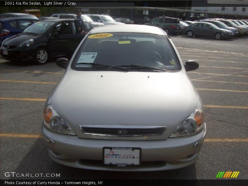 Light Silver / Gray 2001 Kia Rio Sedan