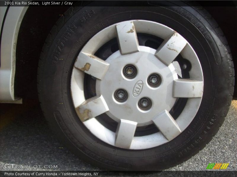 Light Silver / Gray 2001 Kia Rio Sedan
