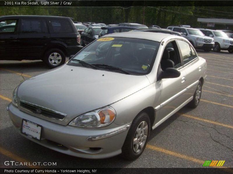 Light Silver / Gray 2001 Kia Rio Sedan
