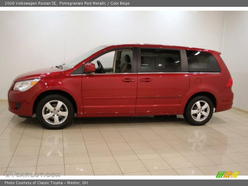 Pomegranate Red Metallic / Gobi Beige 2009 Volkswagen Routan SE