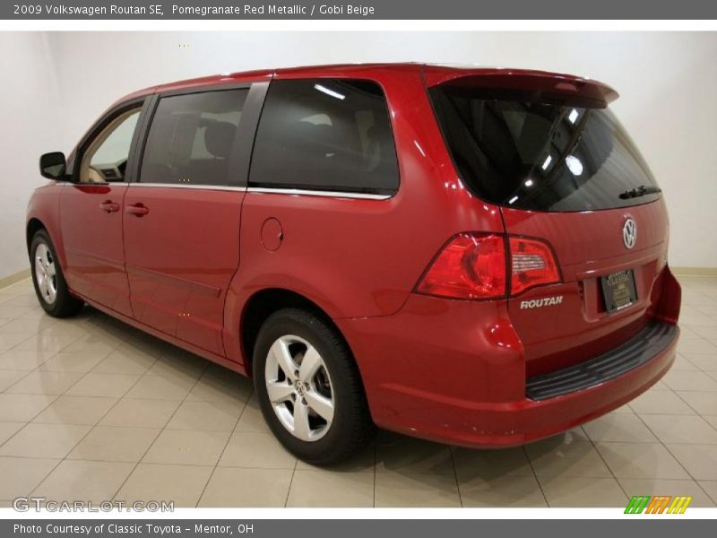 Pomegranate Red Metallic / Gobi Beige 2009 Volkswagen Routan SE