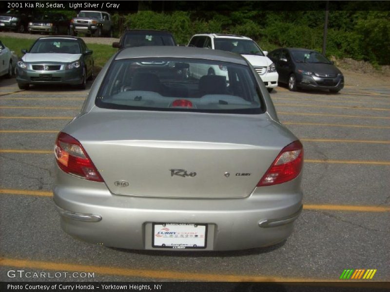 Light Silver / Gray 2001 Kia Rio Sedan