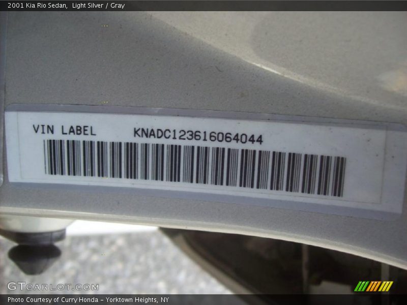 Light Silver / Gray 2001 Kia Rio Sedan
