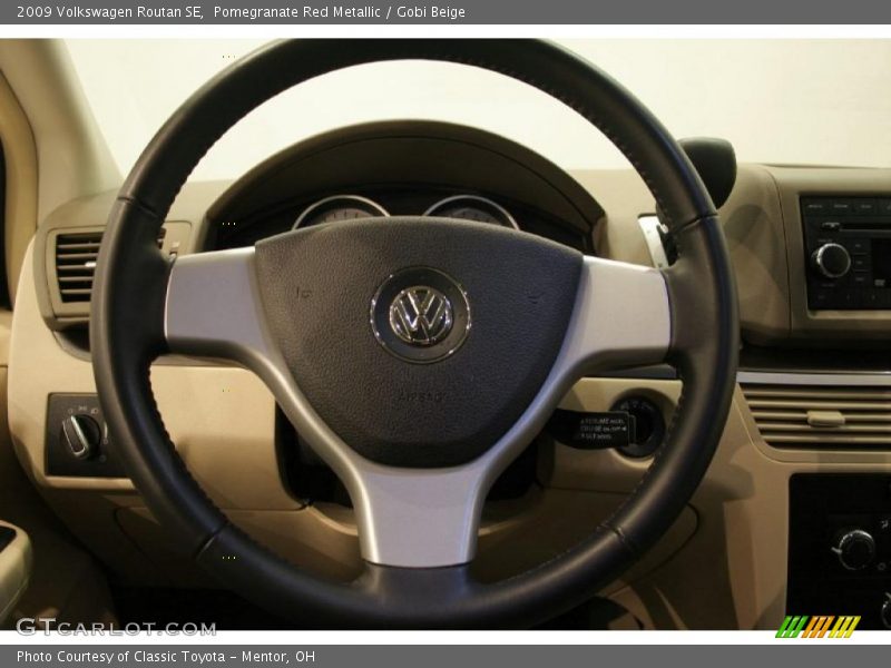 Pomegranate Red Metallic / Gobi Beige 2009 Volkswagen Routan SE
