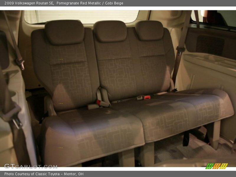 Pomegranate Red Metallic / Gobi Beige 2009 Volkswagen Routan SE