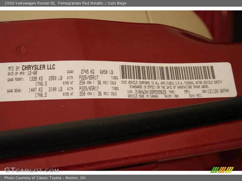 Pomegranate Red Metallic / Gobi Beige 2009 Volkswagen Routan SE