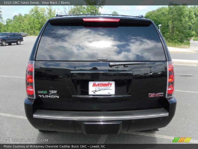 Onyx Black / Ebony 2010 GMC Yukon Denali