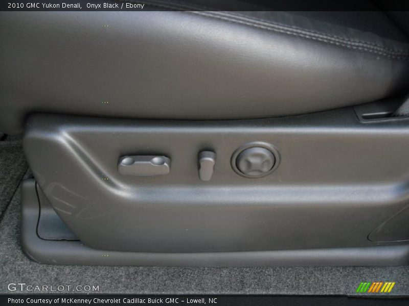 Onyx Black / Ebony 2010 GMC Yukon Denali