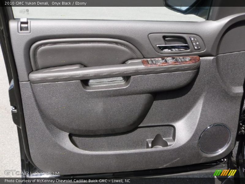 Onyx Black / Ebony 2010 GMC Yukon Denali