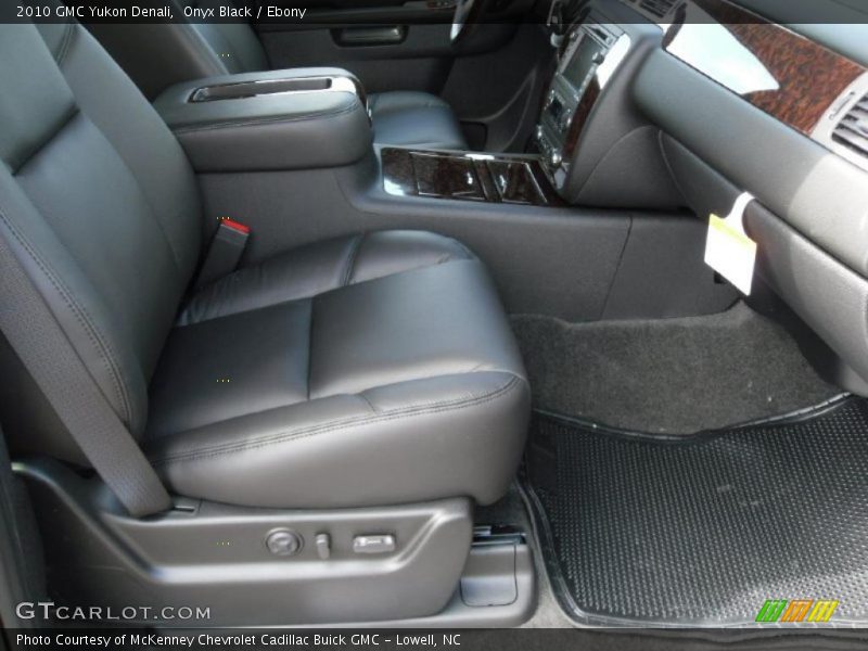 Onyx Black / Ebony 2010 GMC Yukon Denali