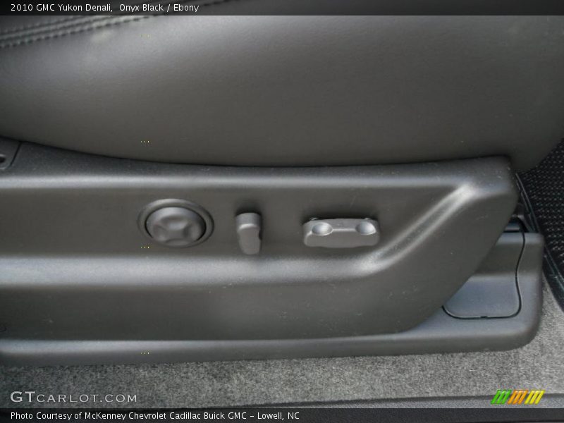 Onyx Black / Ebony 2010 GMC Yukon Denali