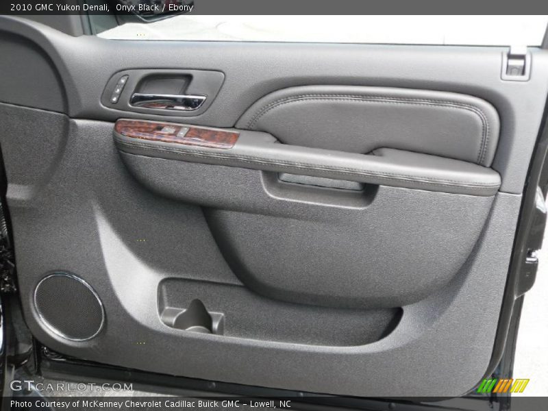 Onyx Black / Ebony 2010 GMC Yukon Denali