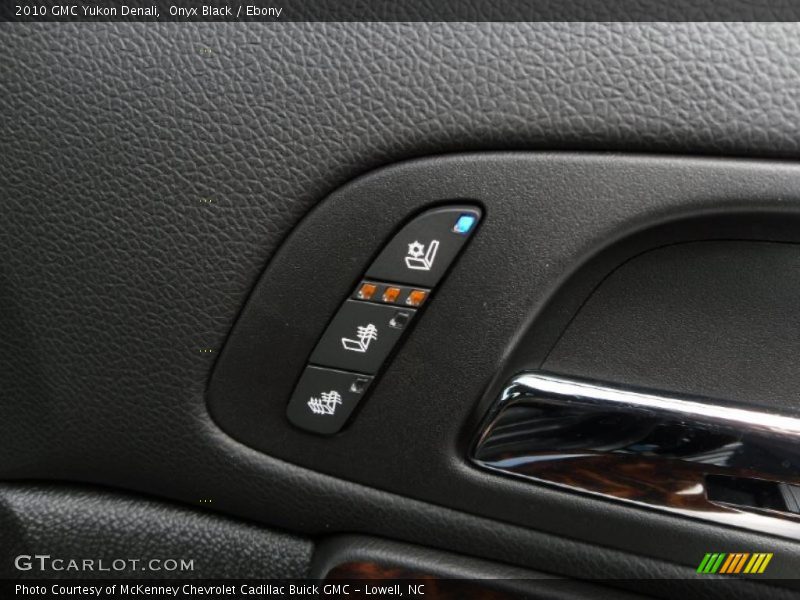 Onyx Black / Ebony 2010 GMC Yukon Denali