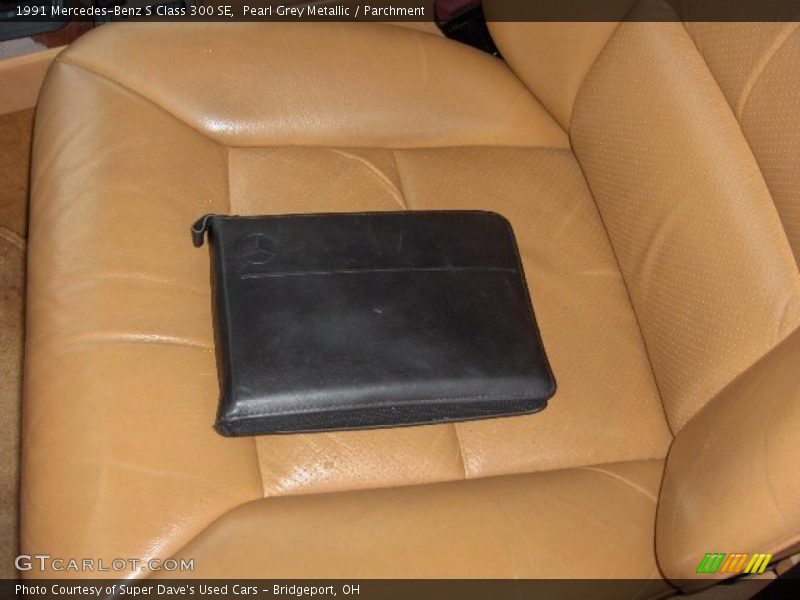 Pearl Grey Metallic / Parchment 1991 Mercedes-Benz S Class 300 SE