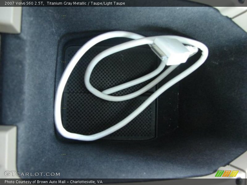 Titanium Gray Metallic / Taupe/Light Taupe 2007 Volvo S60 2.5T