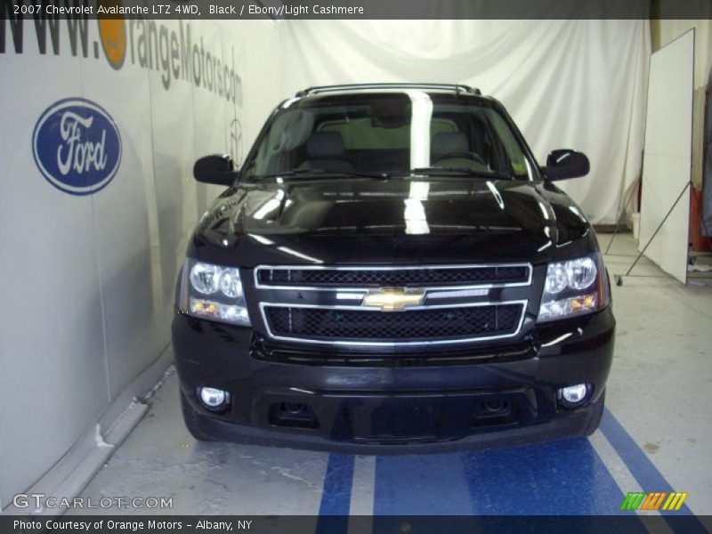 Black / Ebony/Light Cashmere 2007 Chevrolet Avalanche LTZ 4WD
