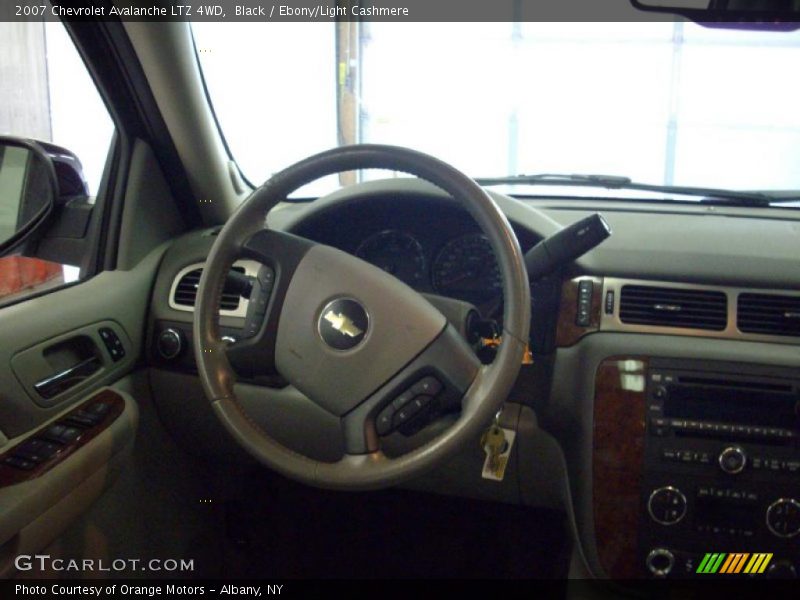 Black / Ebony/Light Cashmere 2007 Chevrolet Avalanche LTZ 4WD