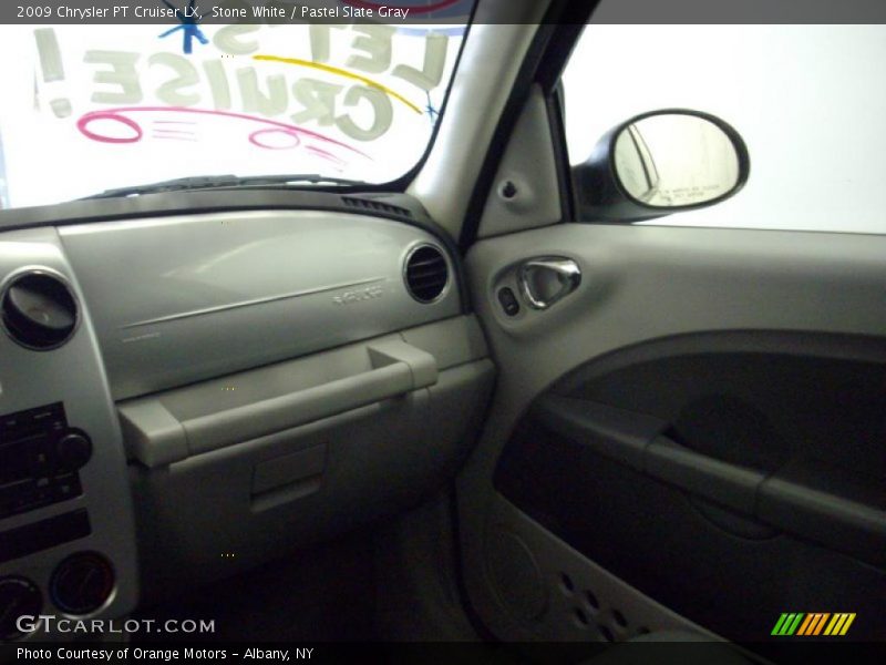 Stone White / Pastel Slate Gray 2009 Chrysler PT Cruiser LX