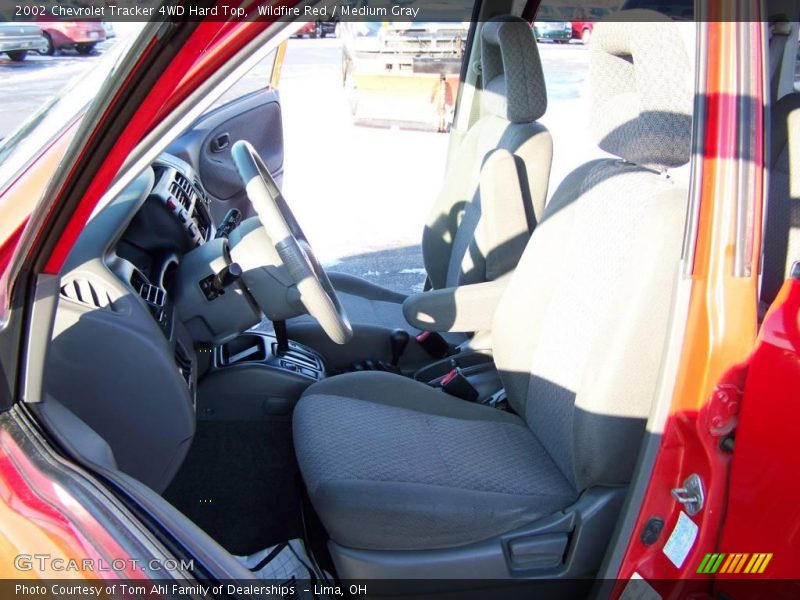 Wildfire Red / Medium Gray 2002 Chevrolet Tracker 4WD Hard Top