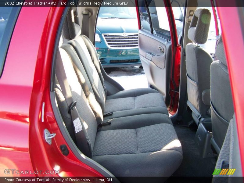 Wildfire Red / Medium Gray 2002 Chevrolet Tracker 4WD Hard Top