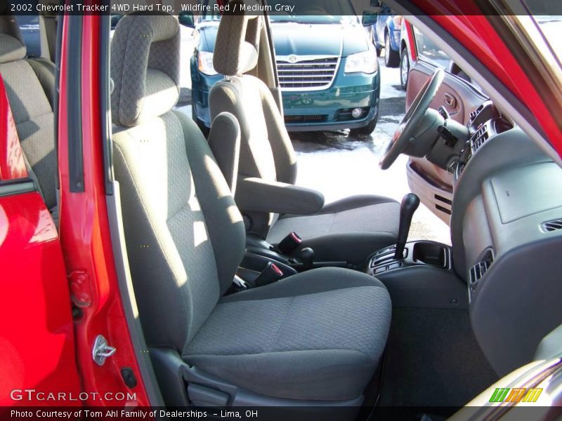 Wildfire Red / Medium Gray 2002 Chevrolet Tracker 4WD Hard Top